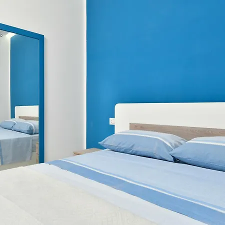 Andre' , Apartamento *
